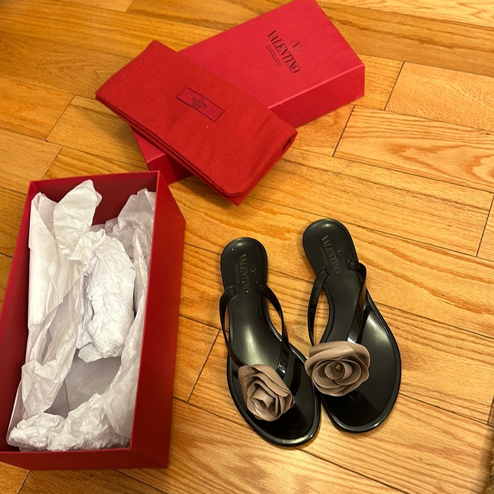 Valentino nude and black rose PVC sandals size 38